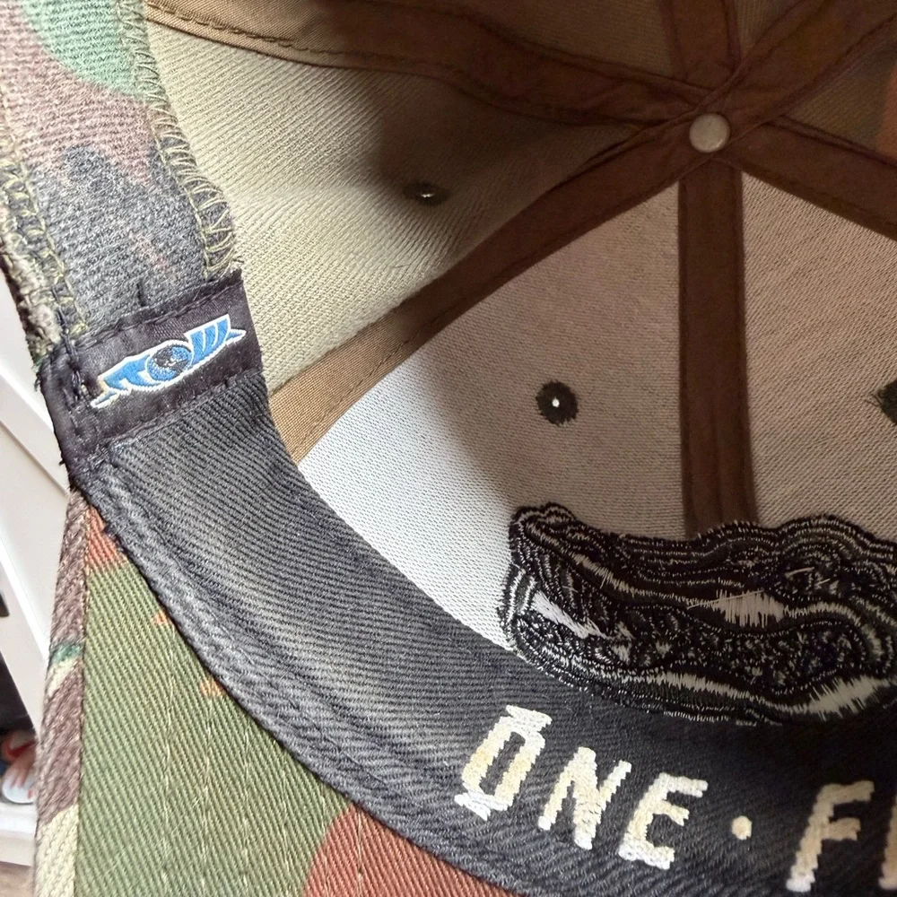 Men’s Top of the World One Fit Florida Gator Camo Collegiate Hat - Picture 11 of 11